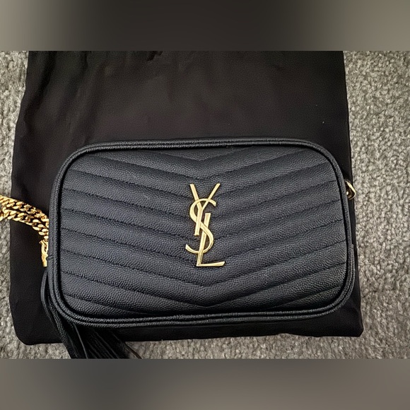 ❌SOLD❌ AUTHENTIC YSL LOU MINI CAMERA BAG - Picture 2 of 7